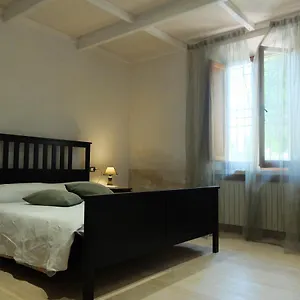 La Casina Di Bruna , Mommio Italia